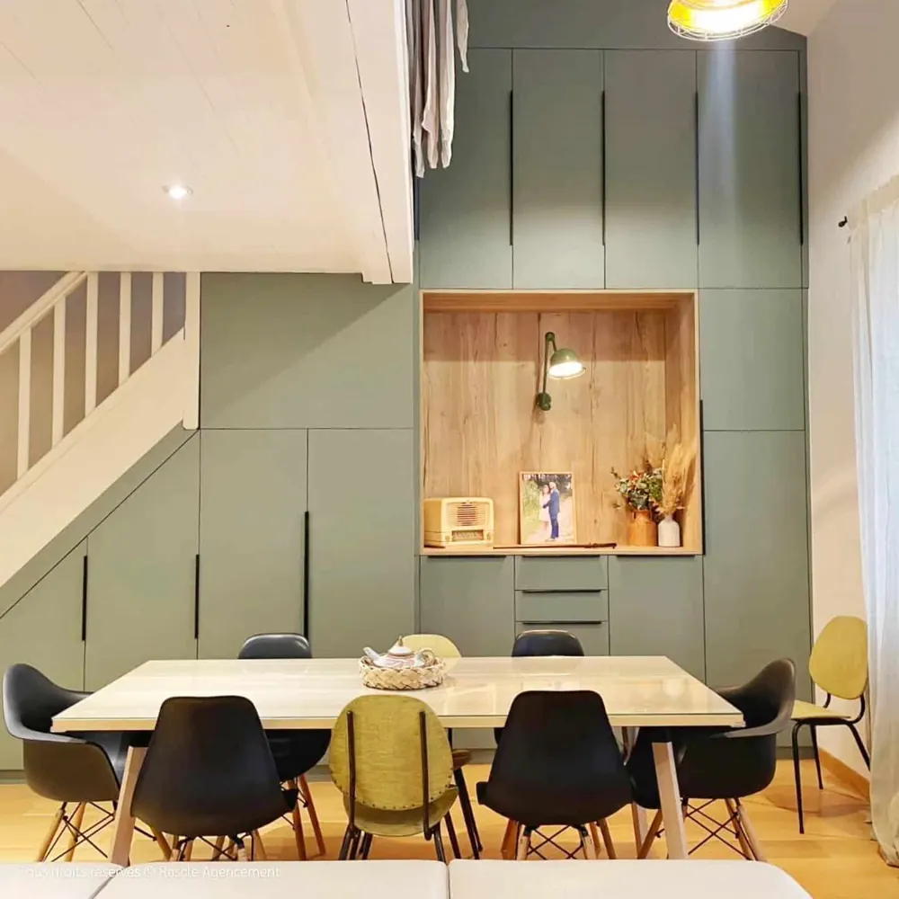 Sous-escalier sur mesure placard sous-escalier — décor Fenix®, aménagé par Gitter à Hagondange (gammes Portéa)