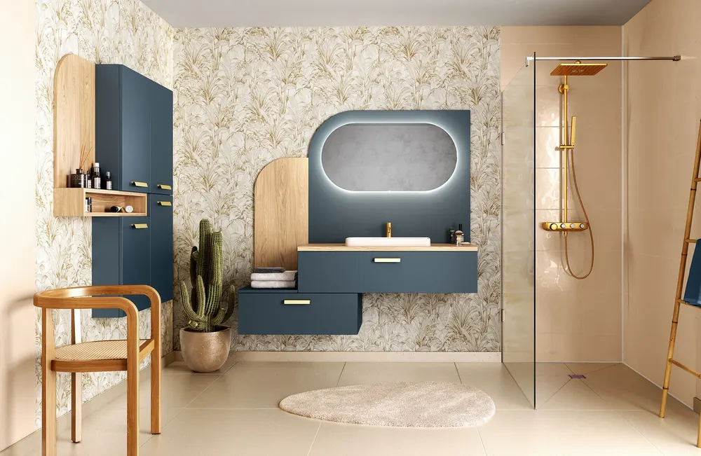 Salle de bains moderne avec double vasque — modèle YOU aménagé et posé par Gitter à Hagondange