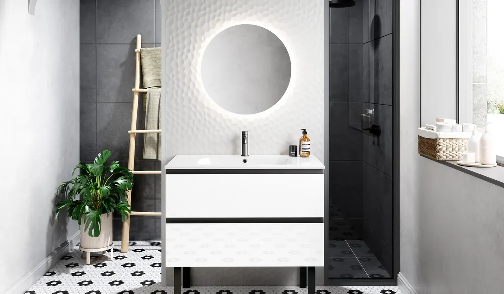 Salle de bains naturelle avec grande douche — modèle YOU aménagé et posé par Gitter à Hagondange